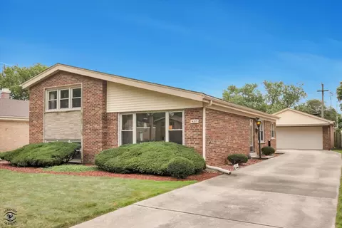4317 Adeline Dr, Oak Lawn, IL 60453