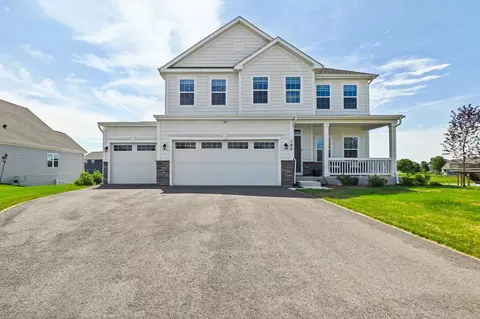 195 Goldenrod Dr, Sugar Grove, IL 60554