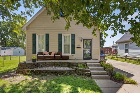 603 E Ml, Bloomington, IL 61701