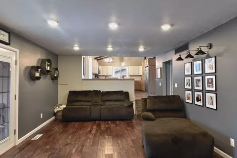 207 E Washington St, Flanagan, IL 61740 photo 23