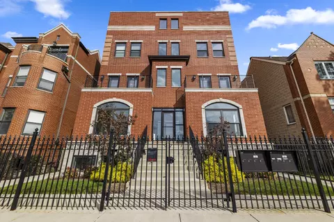 4453 S Lake Park Ave #3, Chicago, IL 60653