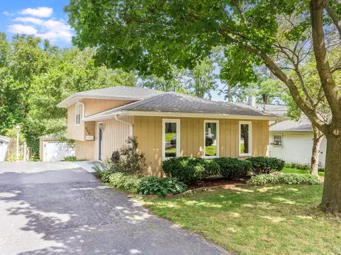 804 State St, Saint Charles, IL 60174