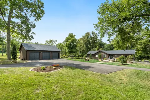 Exterior - 911 5 Melugins Grove Rd, Compton, IL 61318 photo 1 of 18