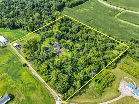 911 5 Melugins Grove Rd, Compton, IL 61318