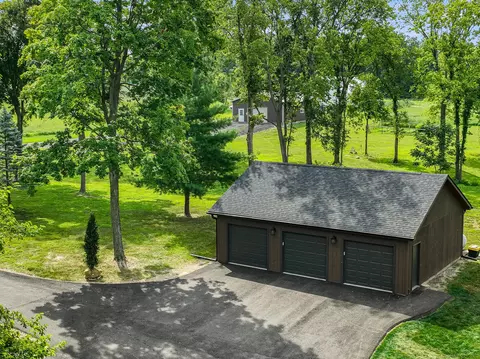 Exterior - 911 5 Melugins Grove Rd, Compton, IL 61318 photo 7 of 18