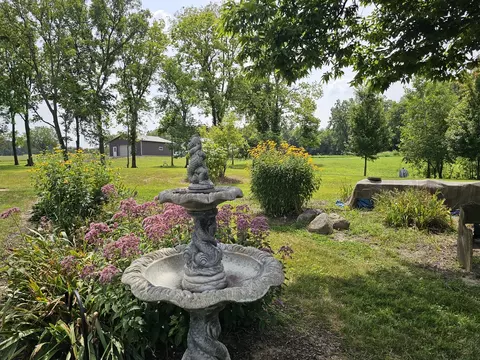 Exterior - 911 5 Melugins Grove Rd, Compton, IL 61318 photo 12 of 18