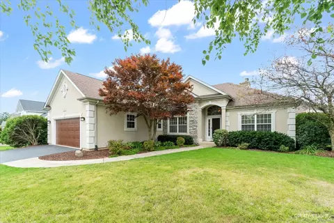1815 Country Hills Dr, Yorkville, IL 60560