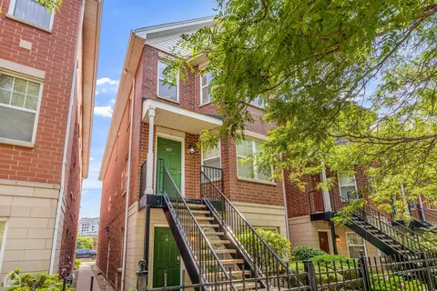 637 W Elm St #C, Chicago, IL 60610