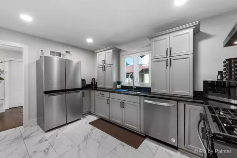 Kitchen - 1005 Center St, Mchenry, IL 60050 photo 2 of 3