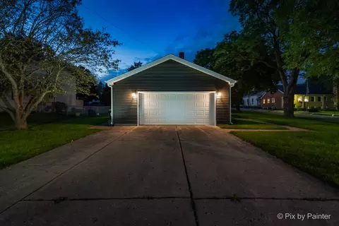 Exterior - 1005 Center St, Mchenry, IL 60050 photo 7 of 9