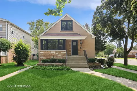 7401 Tripp Ave, Skokie, IL 60076