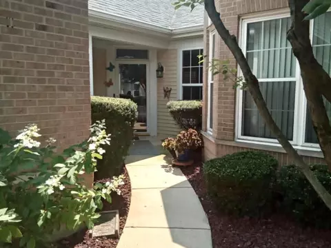 Exterior - 21137 W Cypress Ct, Plainfield, IL 60544 photo 2 of 2