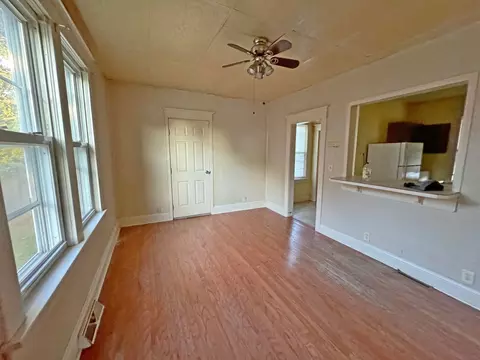 Living - 1115 Pike St, Peru, IL 61354 photo 2 of 4