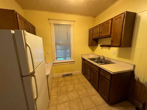 Kitchen - 1115 Pike St, Peru, IL 61354 photo 2 of 3