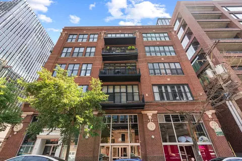 215 N Aberdeen St #604B, Chicago, IL 60607