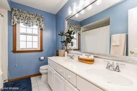 Bath - 3600 Lakeview Dr, Algonquin, IL 60102 photo 2 of 4