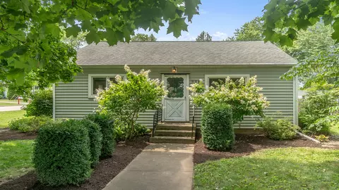 338 S Pine St, Stillman Valley, IL 61084