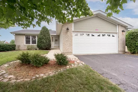 7458 W Benton Dr, Frankfort, IL 60423
