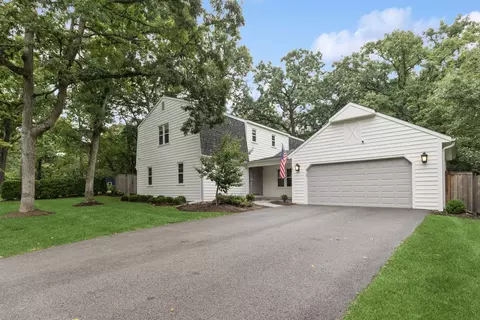 585 S Green Bay Rd, Lake Forest, IL 60045