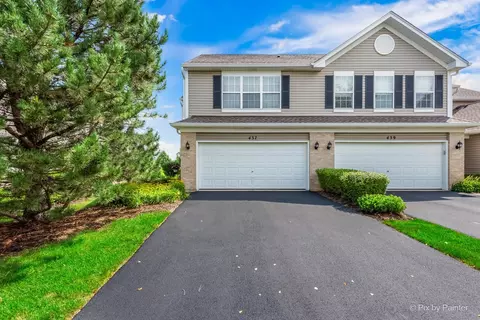 437 Windham Cove Dr #437, Crystal Lake, IL 60014