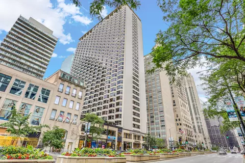 535 N Michigan Ave #1901, Chicago, IL 60611