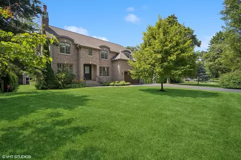 630 Forest Rd, Glenview, IL 60025