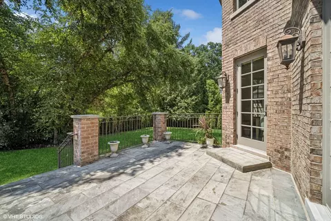 Exterior - 630 Forest Rd, Glenview, IL 60025 photo 2 of 5