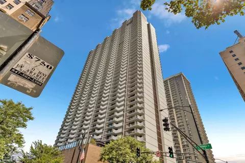 6033 N Sheridan Rd #15F, Chicago, IL 60660