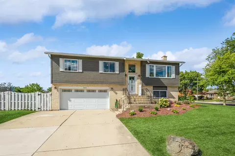 1820 W Mulloy Dr, Addison, IL 60101