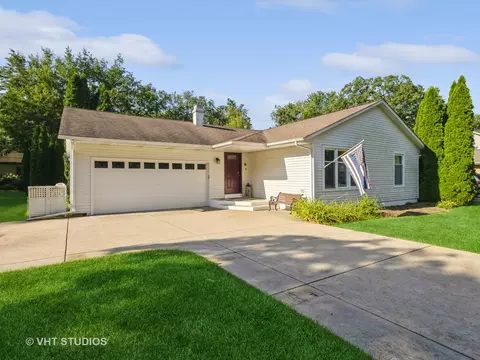 8715 Oakwood Dr, Village Of Lakewood, IL 60014