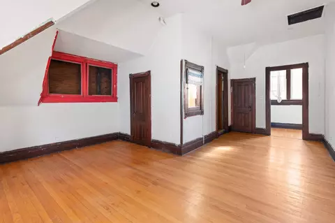 1033 E 45th St, Chicago, IL 60653 photo 22