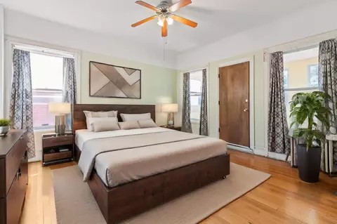 1033 E 45th St, Chicago, IL 60653 photo 16