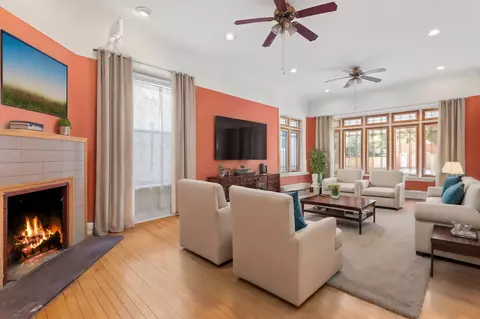 1033 E 45th St, Chicago, IL 60653 photo 11