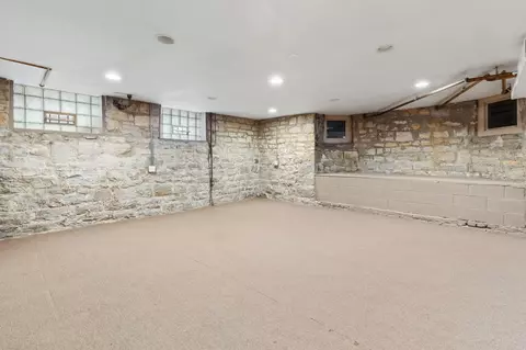1033 E 45th St, Chicago, IL 60653 photo 27