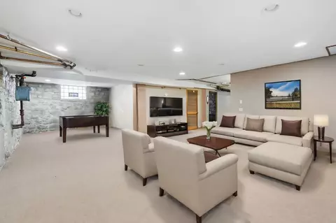 1033 E 45th St, Chicago, IL 60653 photo 26