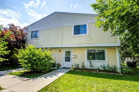 877 Oxford Pl #113B, Wheeling, IL 60090