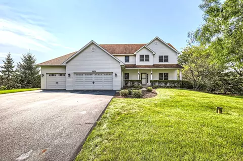 8408 Saint Moritz Dr, Spring Grove, IL 60081
