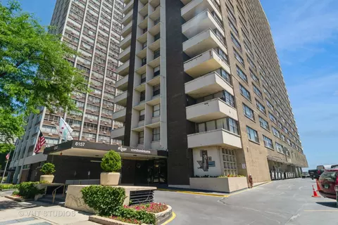 6157 N Sheridan Rd #11D, Chicago, IL 60660