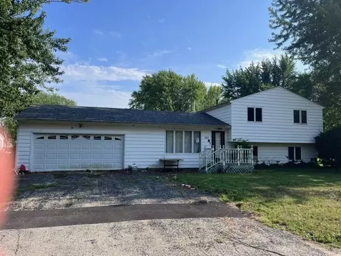 160 W Maple St, Essex, IL 60935