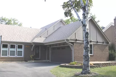 366 Cedarbrook Rd, Naperville, IL 60565