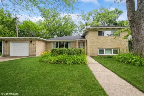 3533 Davis St, Evanston, IL 60203