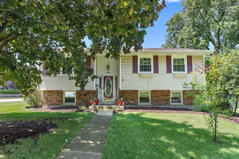 340 S Washington St, Westmont, IL 60559