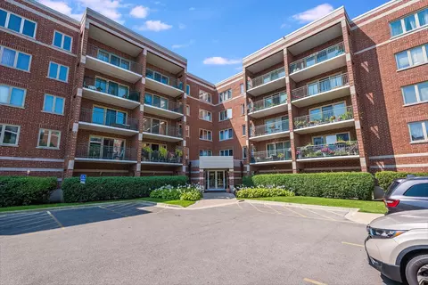 6461 W Warner Ave #317, Chicago, IL 60634