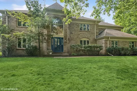 4513 Red Oak Ln, Long Grove, IL 60047