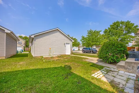 Exterior - 2121 Union Mill Dr, Aurora, IL 60503 photo 3 of 3