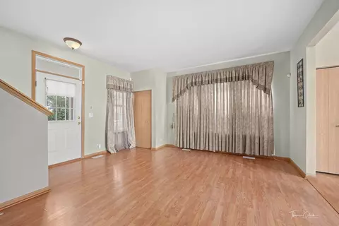 Living - 2121 Union Mill Dr, Aurora, IL 60503 photo 4 of 6