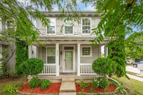 2121 Union Mill Dr, Aurora, IL 60503
