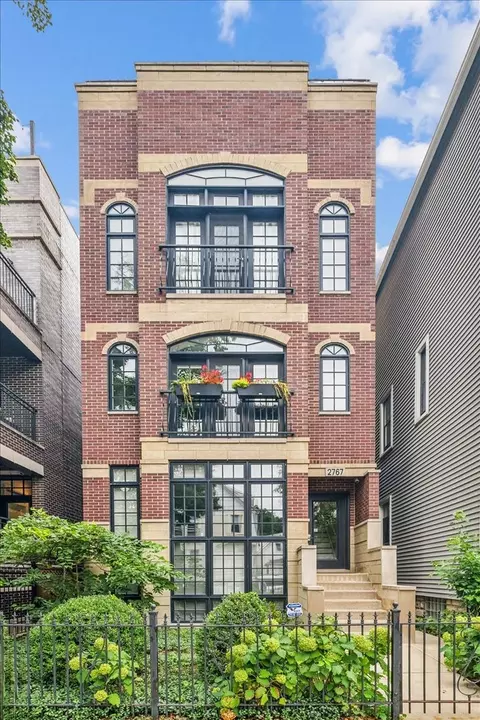 2767 N Kenmore Ave #3, Chicago, IL 60614
