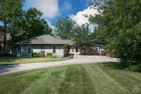 219 W Greenwood Acres Dr, Dekalb, IL 60115