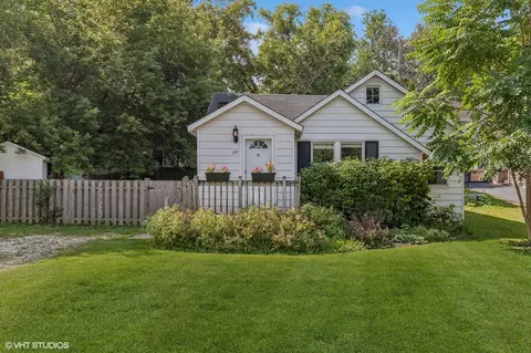 221 Fairfield Dr, Island Lake, IL 60042
